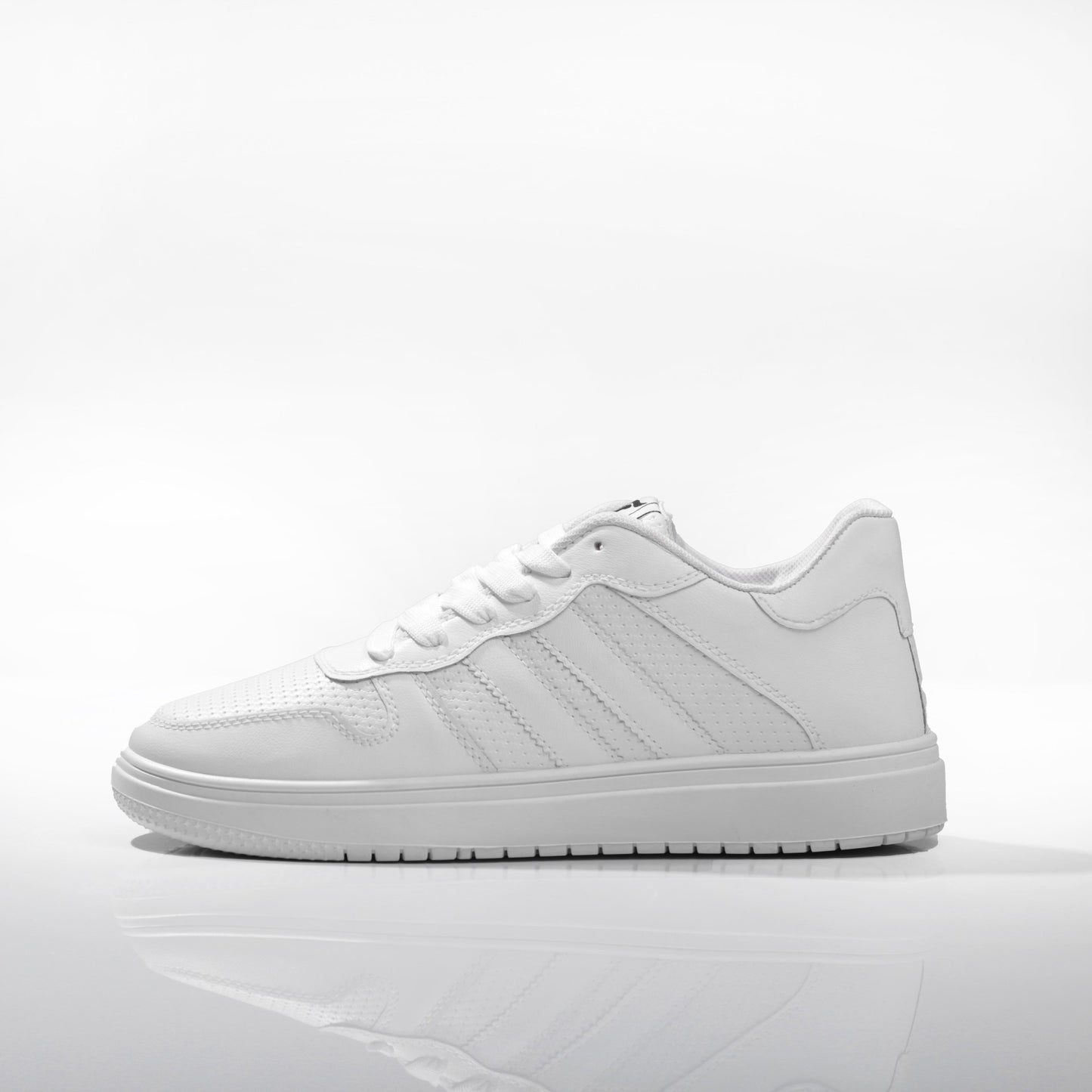 حذاء من الفئة الفاخرة بأساس من جلد الفورميلا مطعم بجلود مدبوغة الوجهين دبل فيس من تيستا تورو x13