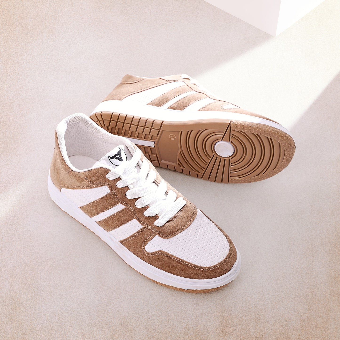 حذاء من الفئة الفاخرة بأساس من جلد الفورميلا مطعم بجلود مدبوغة الوجهين دبل فيس من تيستا تورو x13