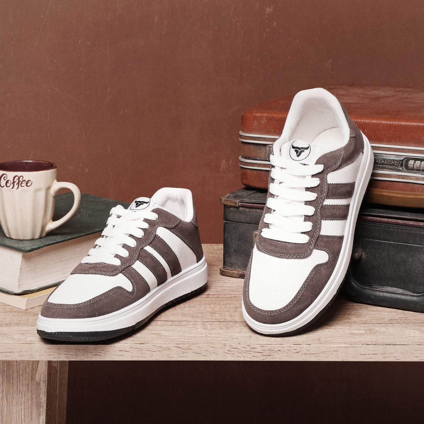 حذاء من الفئة الفاخرة بأساس من جلد الفورميلا مطعم بجلود مدبوغة الوجهين دبل فيس من تيستا تورو x13