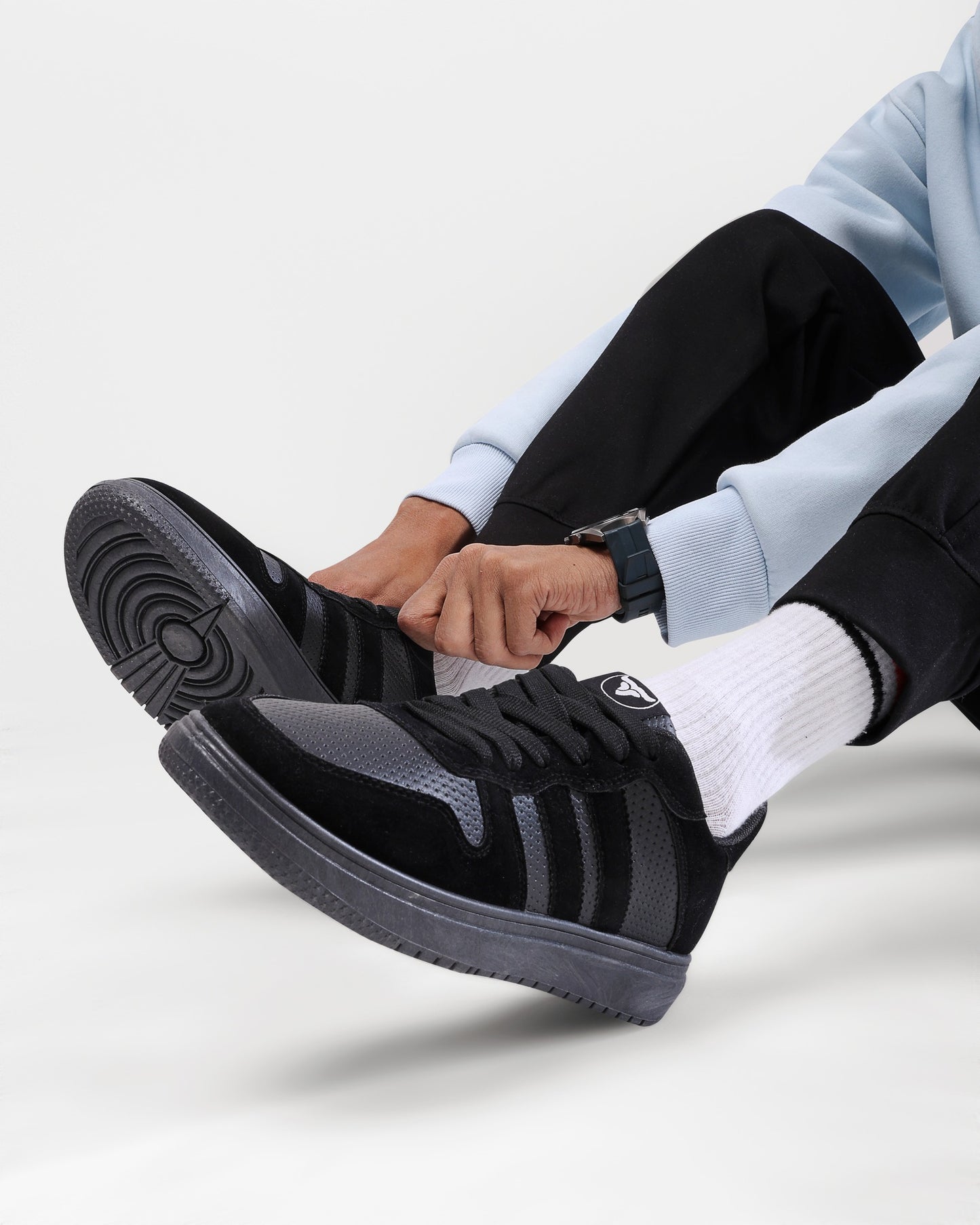 حذاء من الفئة الفاخرة بأساس من جلد الفورميلا مطعم بجلود مدبوغة الوجهين دبل فيس من تيستا تورو x13