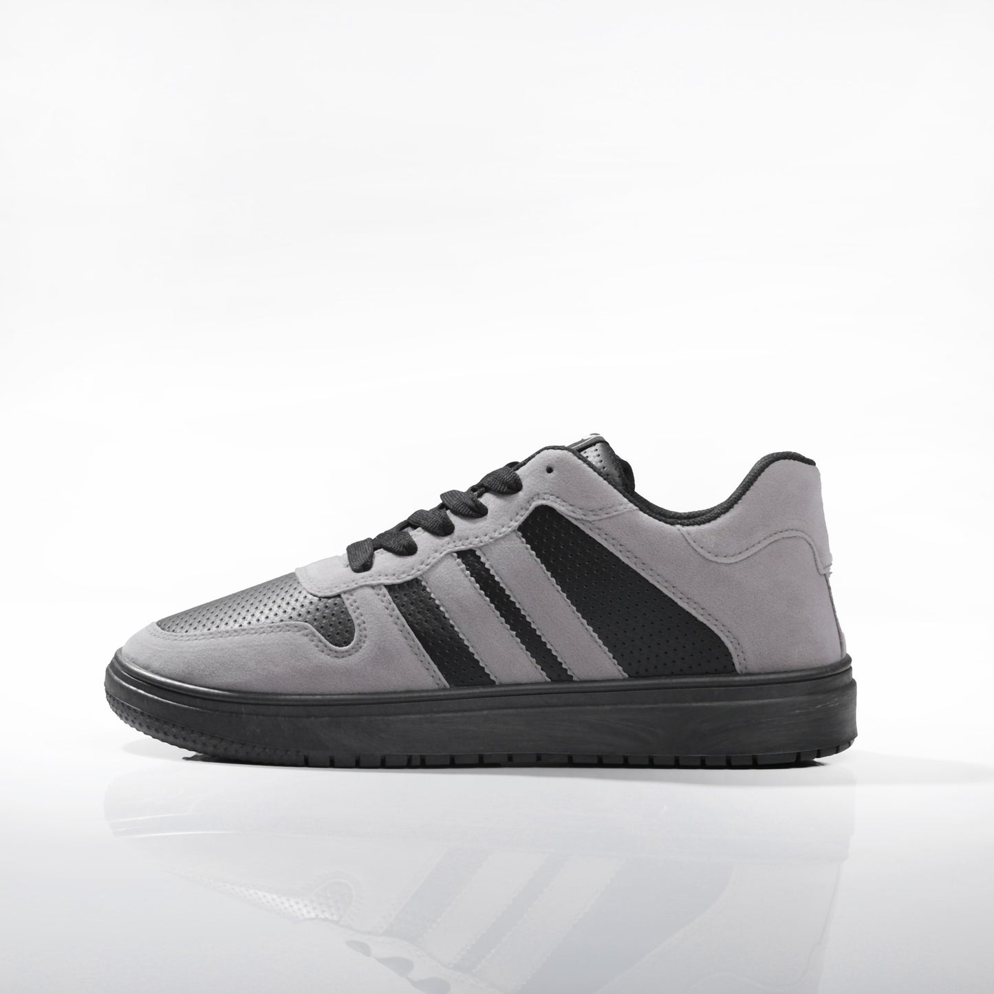 حذاء من الفئة الفاخرة بأساس من جلد الفورميلا مطعم بجلود مدبوغة الوجهين دبل فيس من تيستا تورو x13