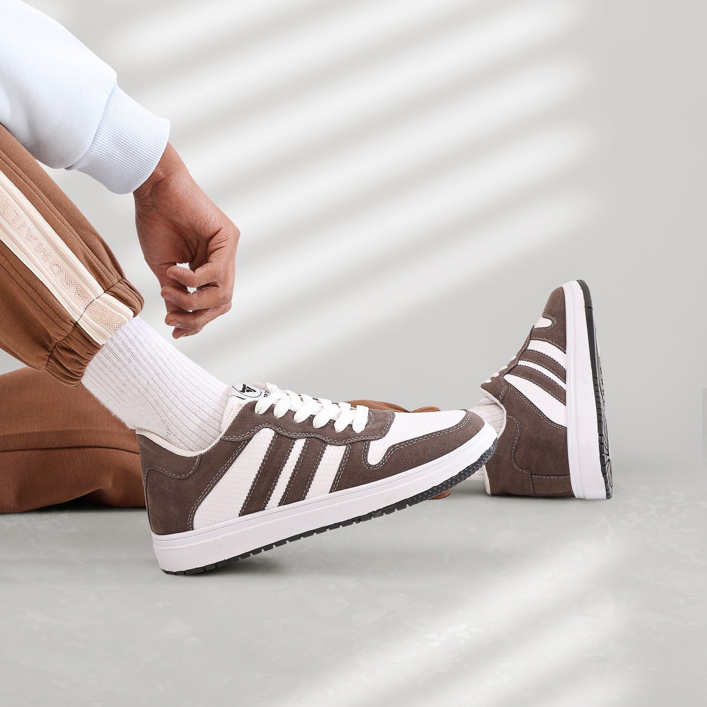 حذاء من الفئة الفاخرة بأساس من جلد الفورميلا مطعم بجلود مدبوغة الوجهين دبل فيس من تيستا تورو x13