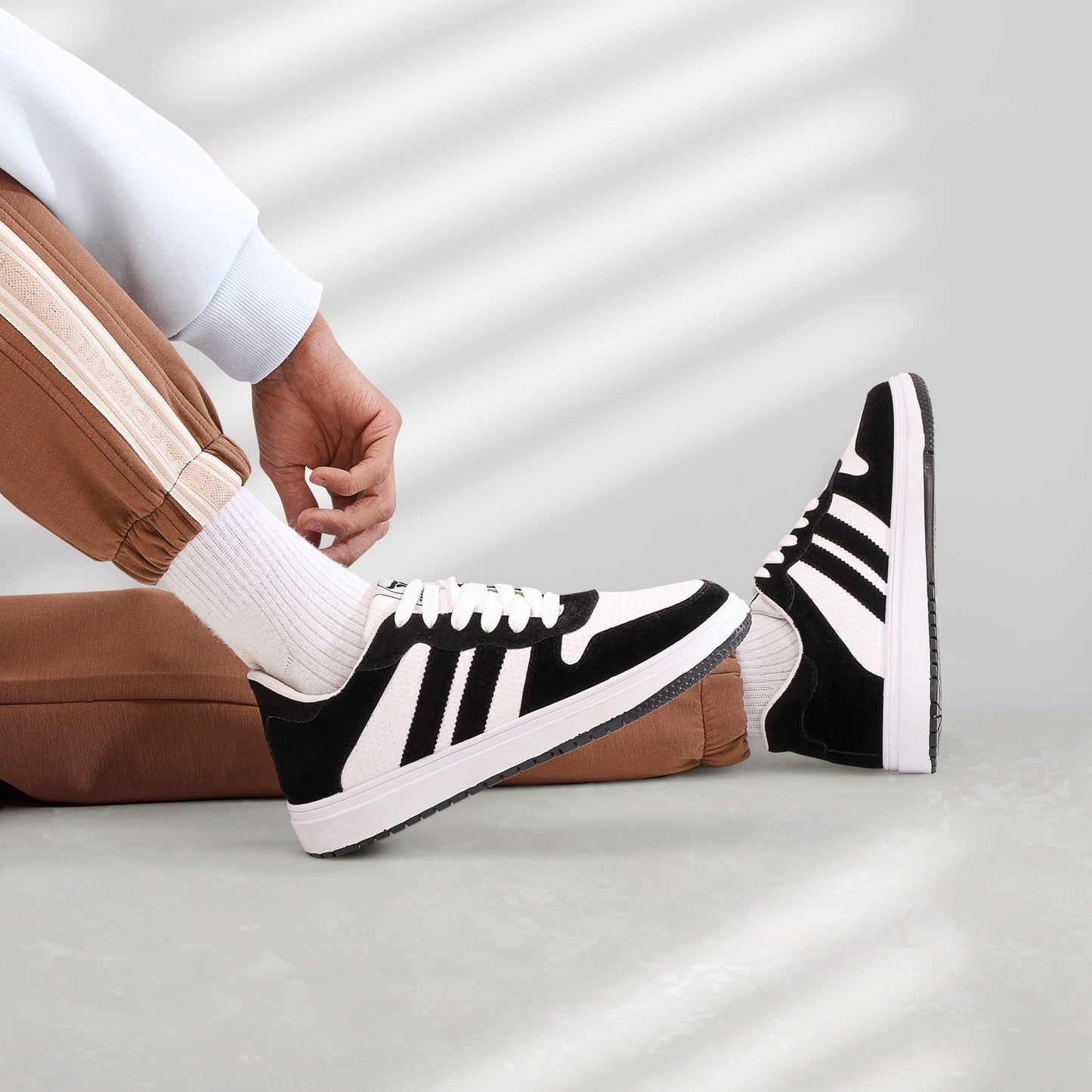 حذاء من الفئة الفاخرة بأساس من جلد الفورميلا مطعم بجلود مدبوغة الوجهين دبل فيس من تيستا تورو x13