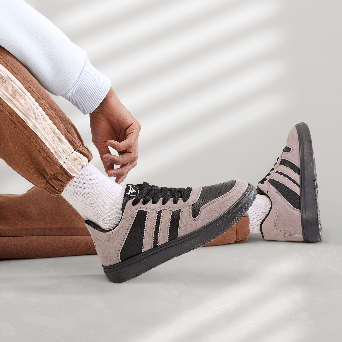 حذاء من الفئة الفاخرة بأساس من جلد الفورميلا مطعم بجلود مدبوغة الوجهين دبل فيس من تيستا تورو x13