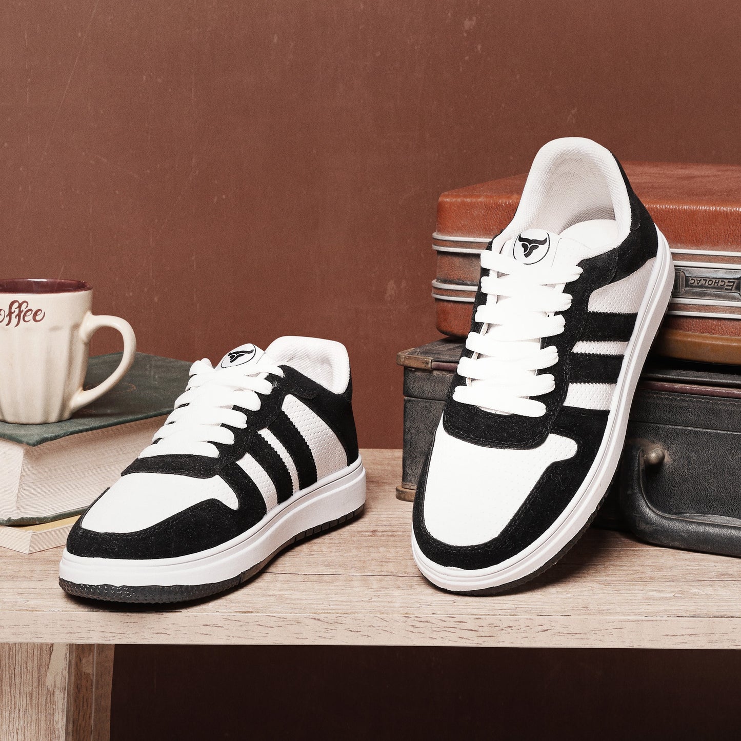 حذاء من الفئة الفاخرة بأساس من جلد الفورميلا مطعم بجلود مدبوغة الوجهين دبل فيس من تيستا تورو x13