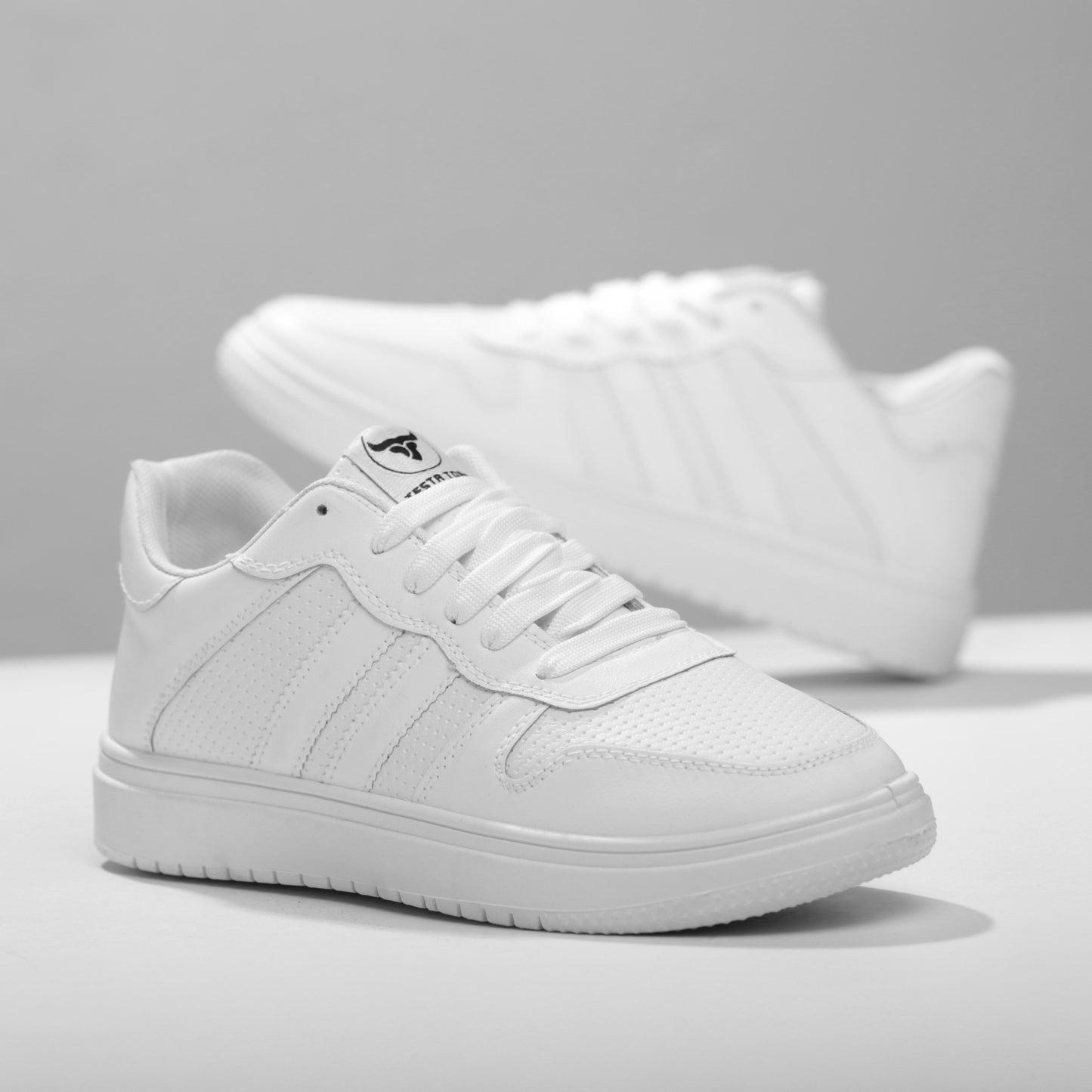 حذاء من الفئة الفاخرة بأساس من جلد الفورميلا مطعم بجلود مدبوغة الوجهين دبل فيس من تيستا تورو x13