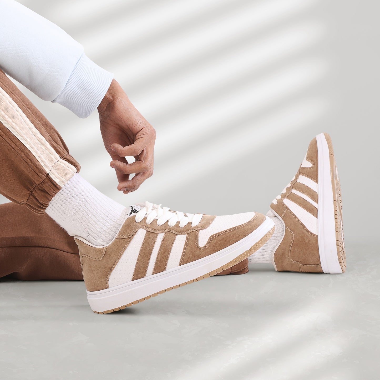 حذاء من الفئة الفاخرة بأساس من جلد الفورميلا مطعم بجلود مدبوغة الوجهين دبل فيس من تيستا تورو x13