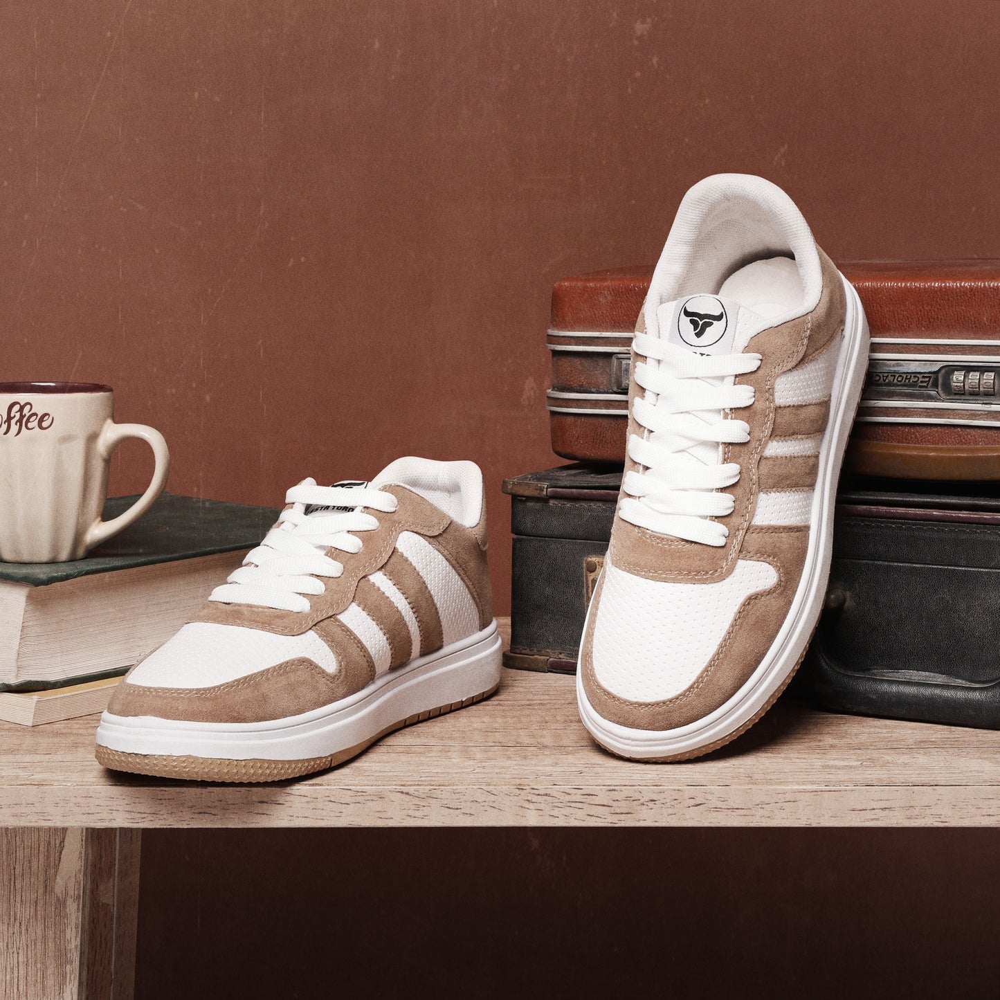 حذاء من الفئة الفاخرة بأساس من جلد الفورميلا مطعم بجلود مدبوغة الوجهين دبل فيس من تيستا تورو x13