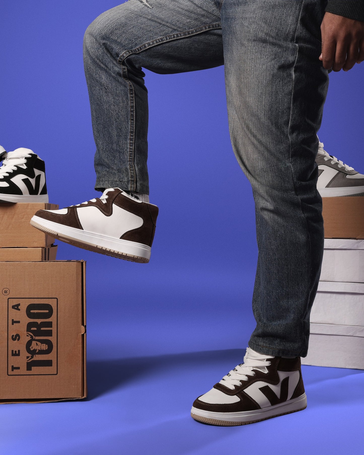 هاف كاجوال جلدي مع تطعميات جلد سويد ولمسات فخمة M6