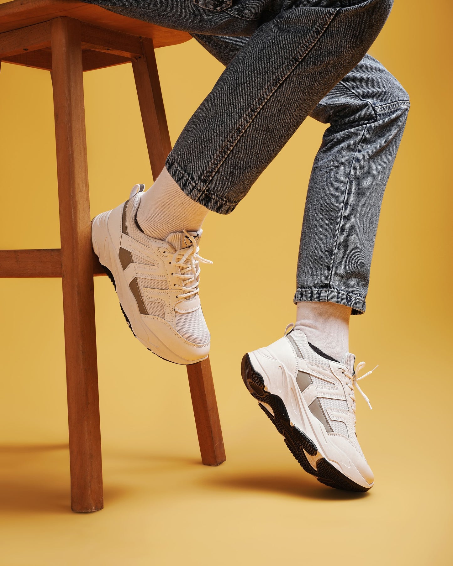 حذاء كاجوال من الفئة الفاخرة بمفهوم جديد للتصميم من تيستا تورو Q1
