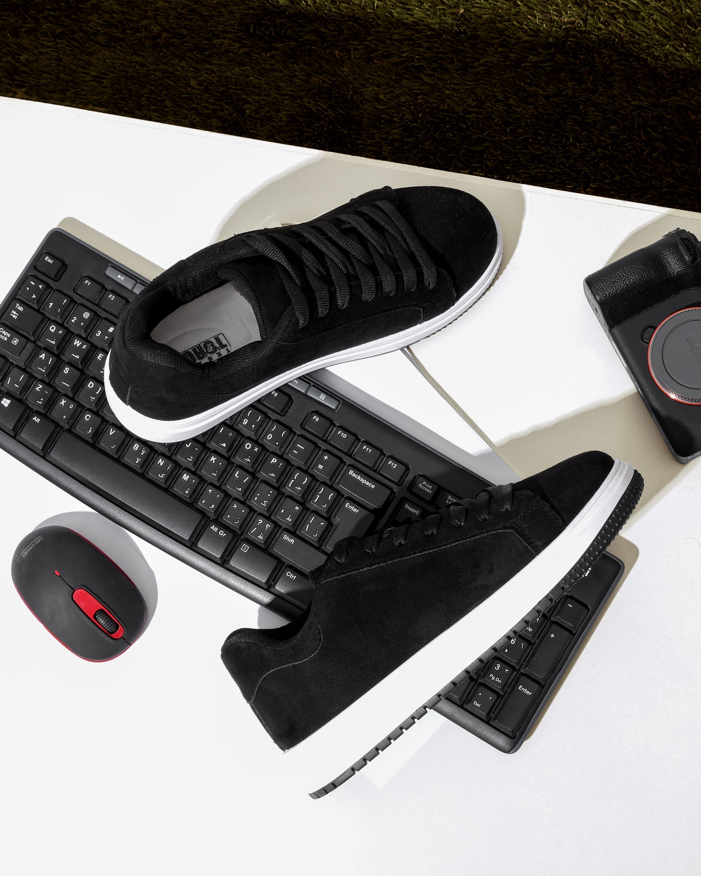 كلاسيك سنيكرز بخامة سويد شمواه الفاخرة سهلة التنظيف M3