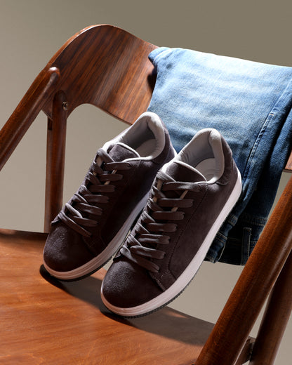 كلاسيك سنيكرز بخامة سويد شمواه الفاخرة سهلة التنظيف M3