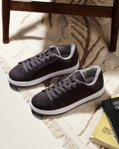 كلاسيك سنيكرز بخامة سويد شمواه الفاخرة سهلة التنظيف M3