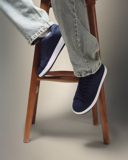 كلاسيك سنيكرز بخامة سويد شمواه الفاخرة سهلة التنظيف M3