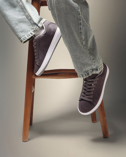 كلاسيك سنيكرز بخامة سويد شمواه الفاخرة سهلة التنظيف M3