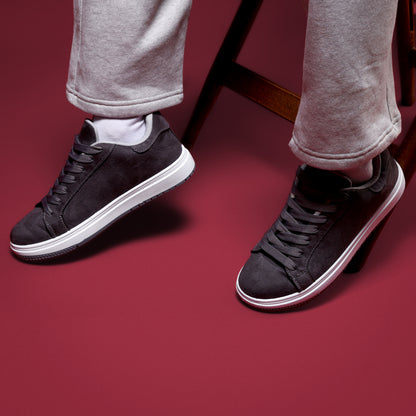 كلاسيك سنيكرز بخامة سويد شمواه الفاخرة سهلة التنظيف M3