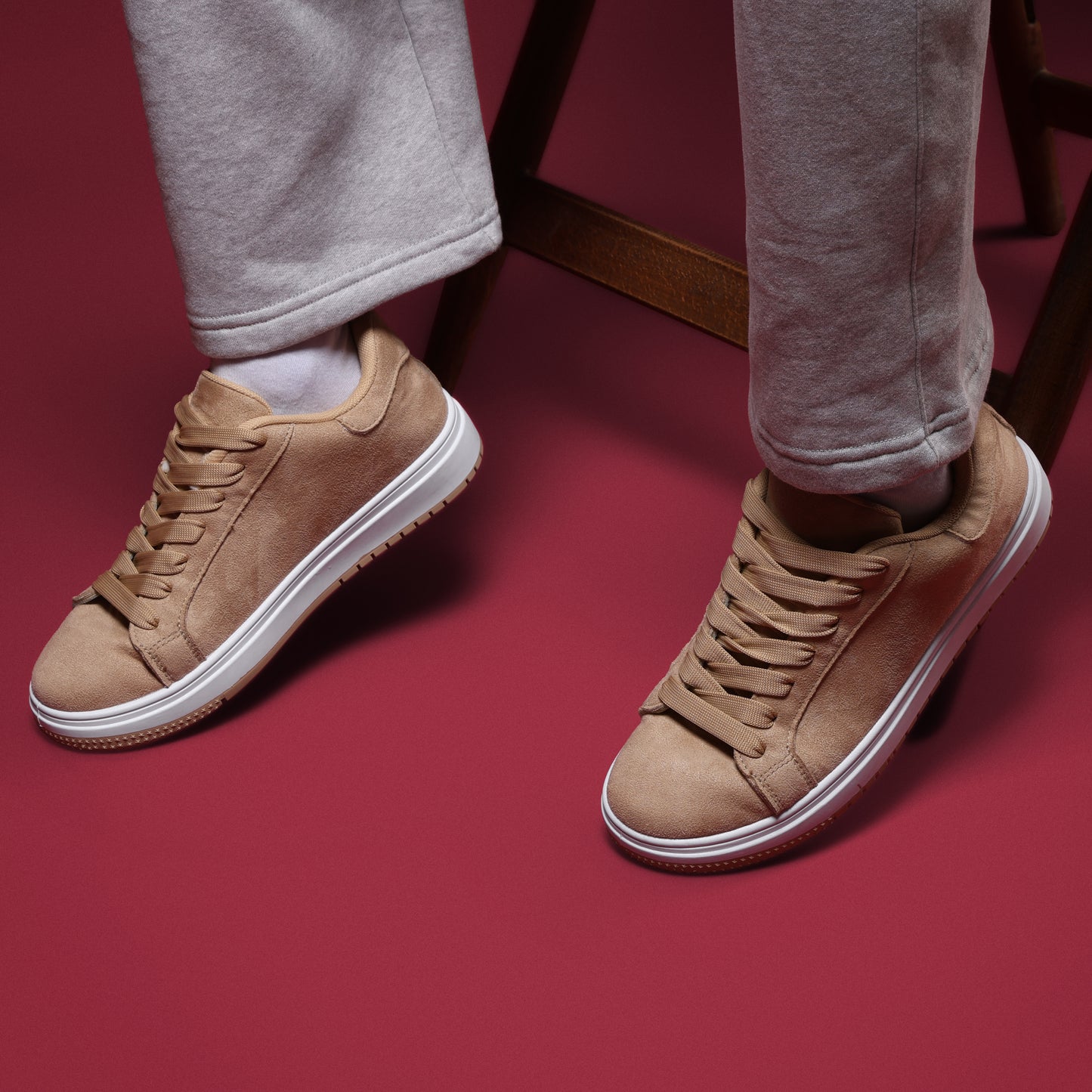 كلاسيك سنيكرز بخامة سويد شمواه الفاخرة سهلة التنظيف M3