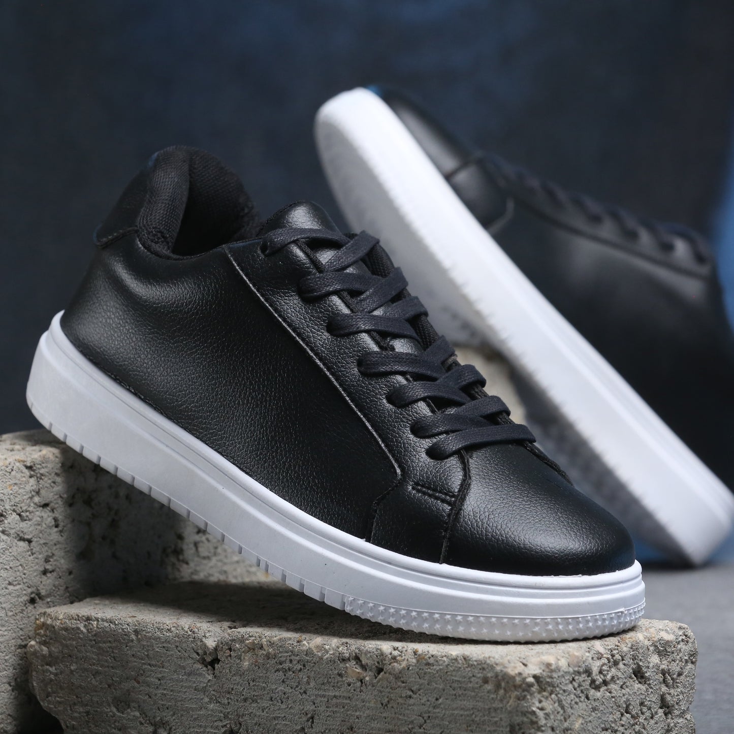 سنيكرز كلاسيك جلد | ستايل بسيط ينفع مع كل اللبس M4