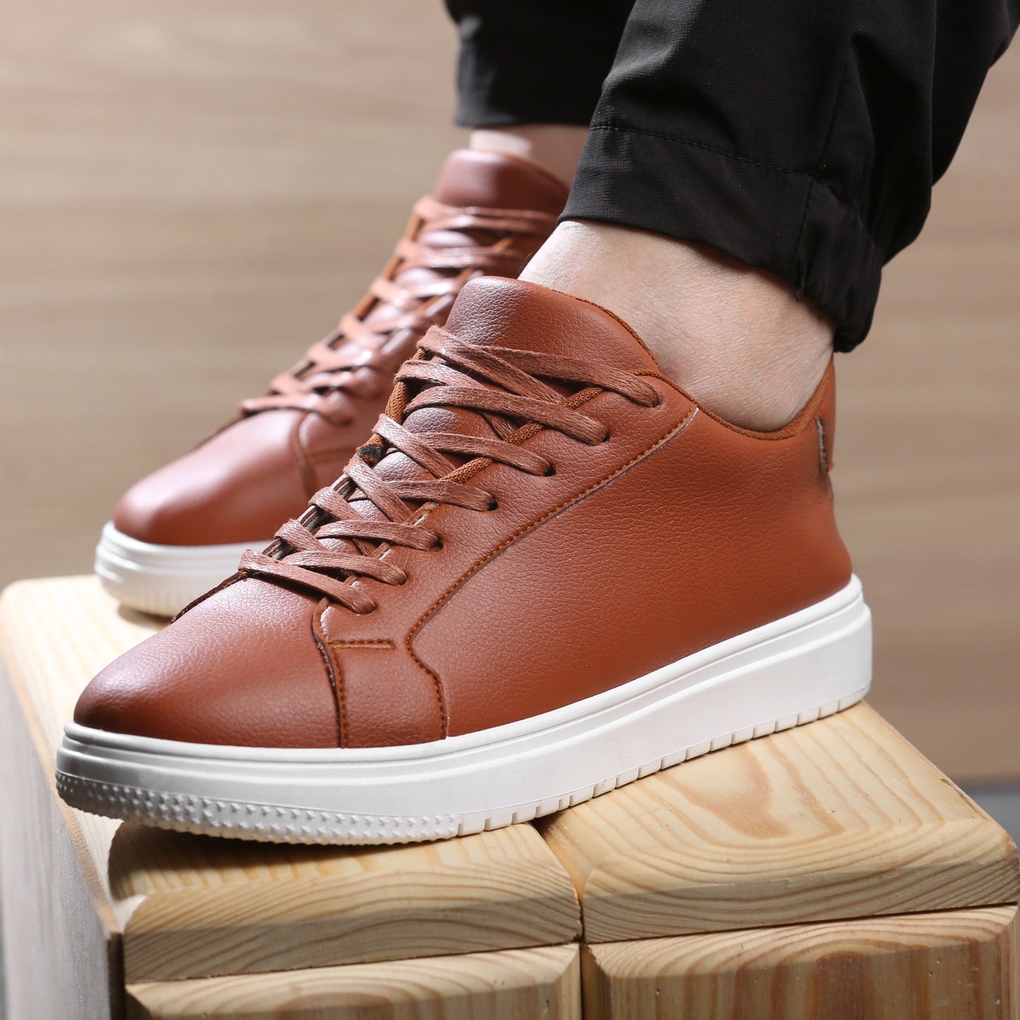 سنيكرز كلاسيك جلد | ستايل بسيط ينفع مع كل اللبس M4