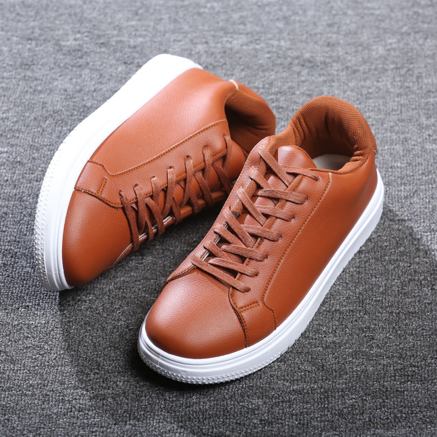 سنيكرز كلاسيك جلد | ستايل بسيط ينفع مع كل اللبس M4