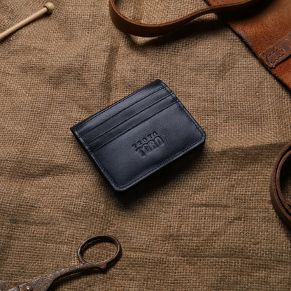 محفظة كروت فخمة بخياطة قوية وشعار محفور – سناب لوك W16