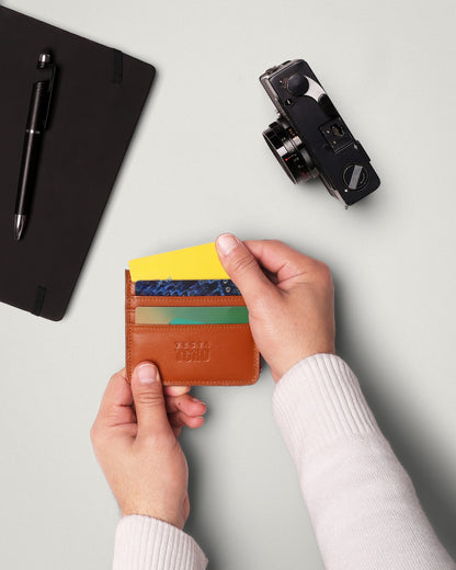 محفظة كروت فخمة بخياطة قوية وشعار محفور – سناب لوك W16