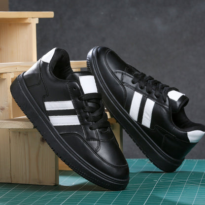 سنيكرز كاجوال ستريت جلد صناعي بريميوم – أسود/أبيض M5