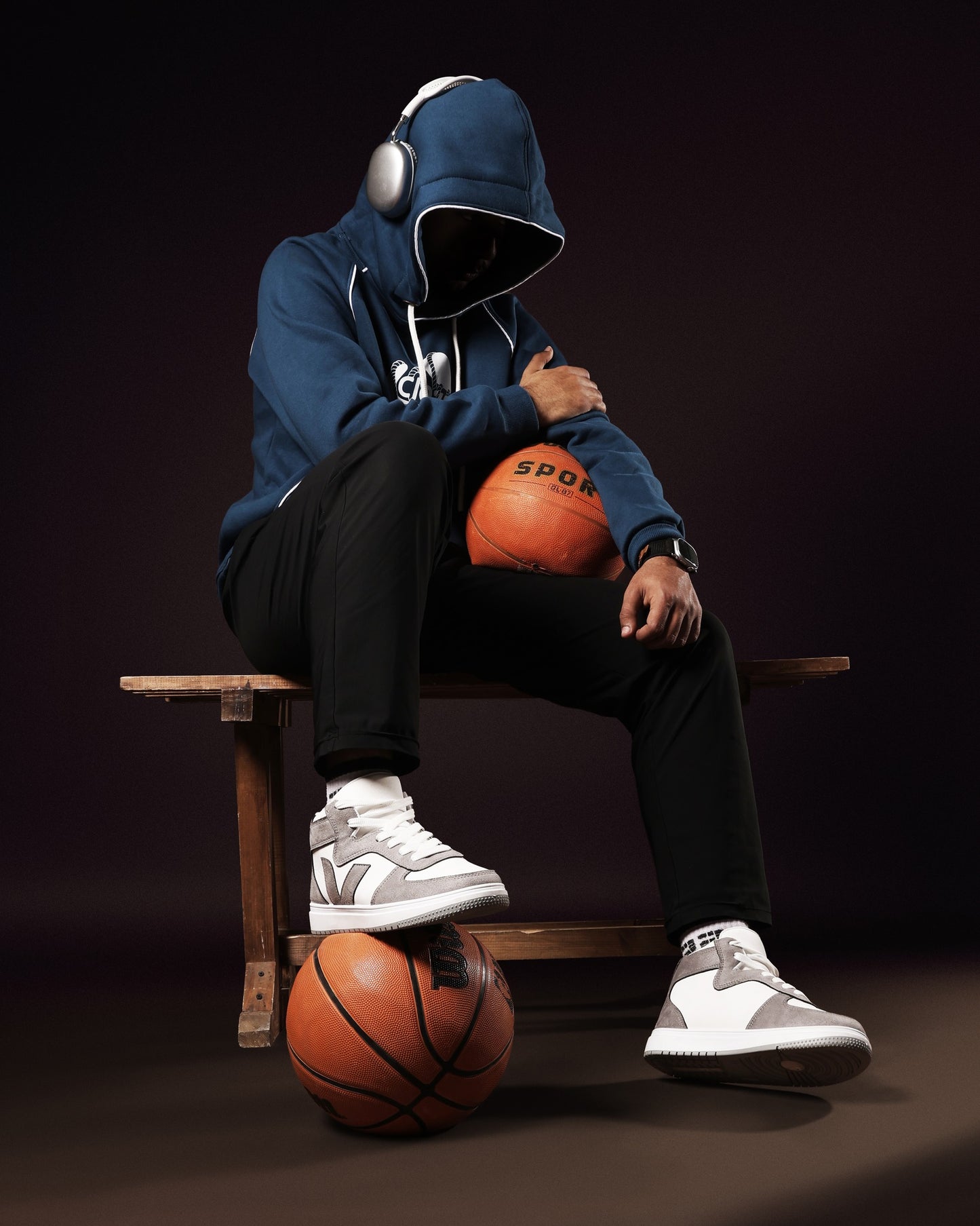 هاف كاجوال جلدي مع تطعميات جلد سويد ولمسات فخمة M6