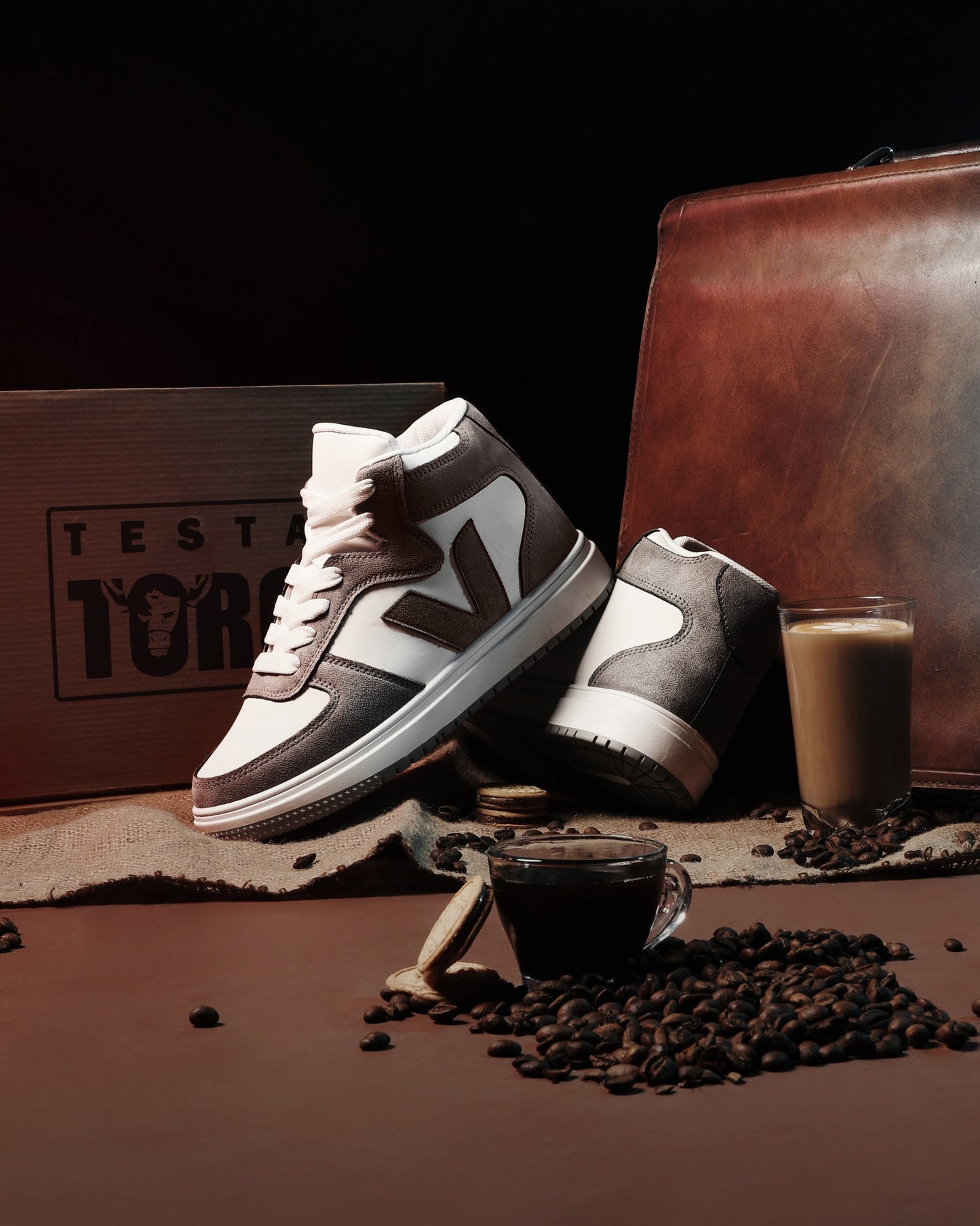 هاف كاجوال جلدي مع تطعميات جلد سويد ولمسات فخمة M6