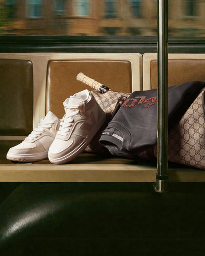 هاف كاجوال جلدي مع تطعميات جلد سويد ولمسات فخمة M6