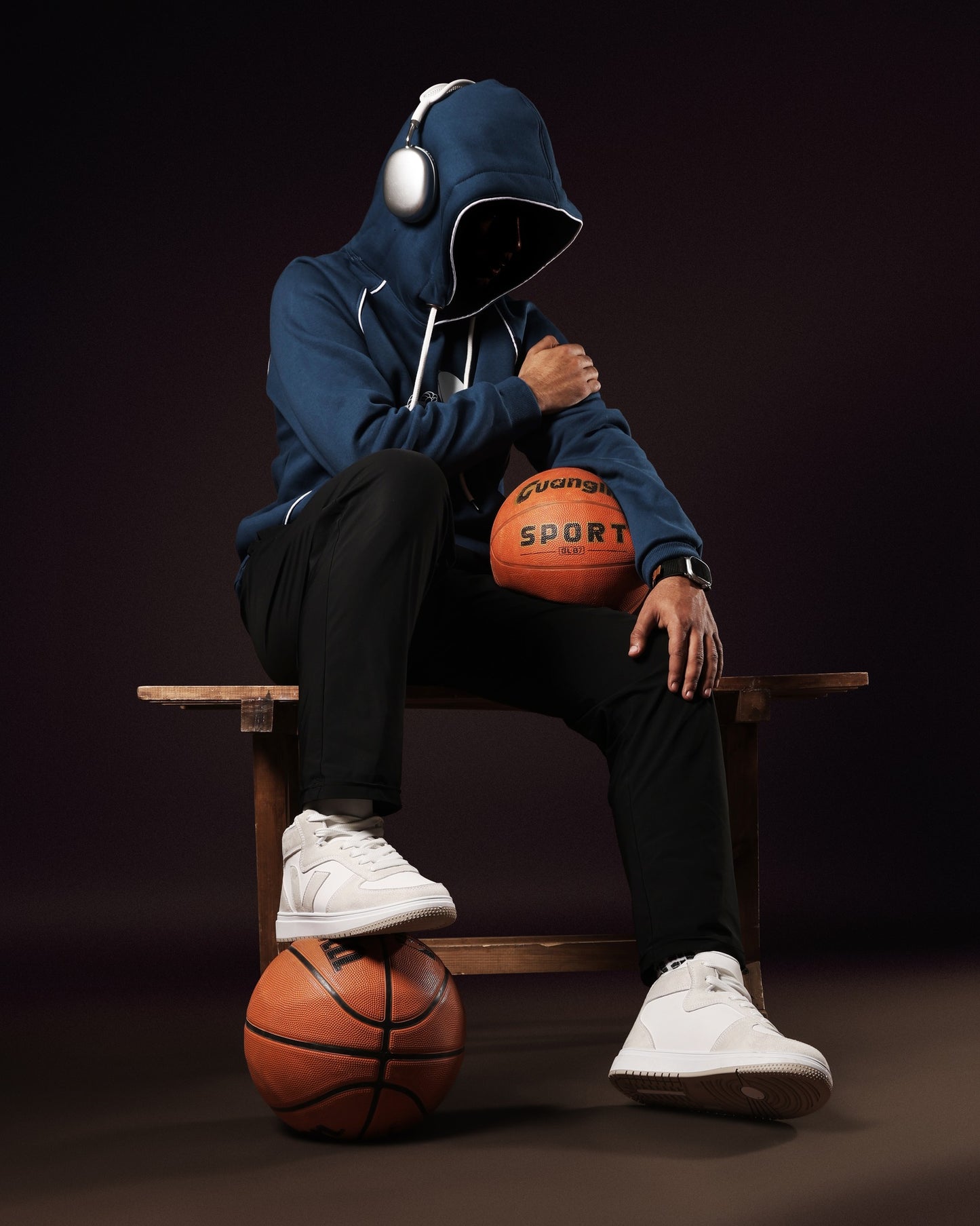 هاف كاجوال جلدي مع تطعميات جلد سويد ولمسات فخمة M6