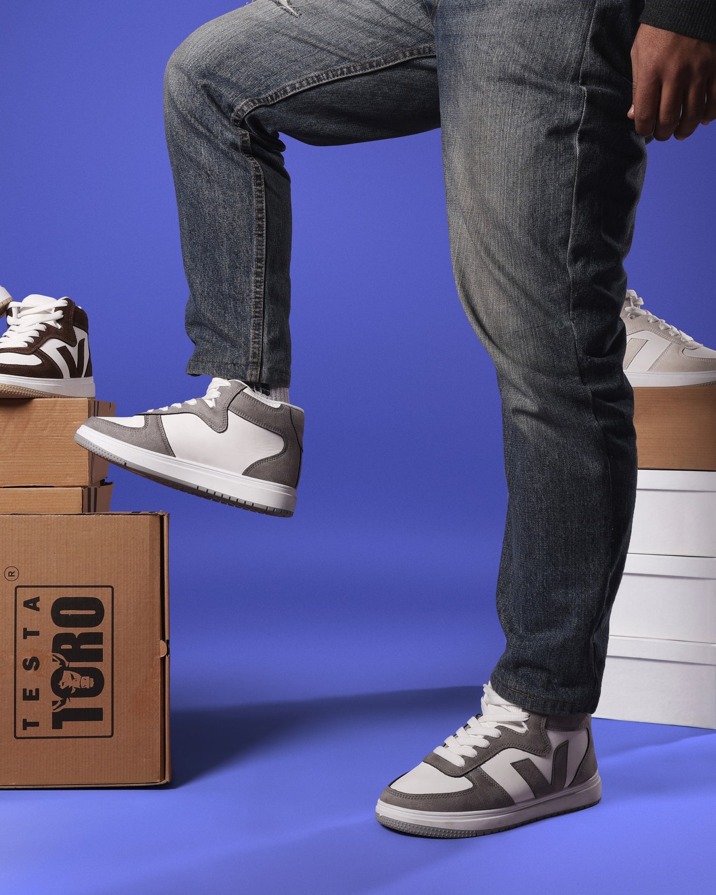 هاف كاجوال جلدي مع تطعميات جلد سويد ولمسات فخمة M6